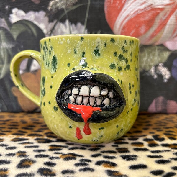 Grinning teeth mug