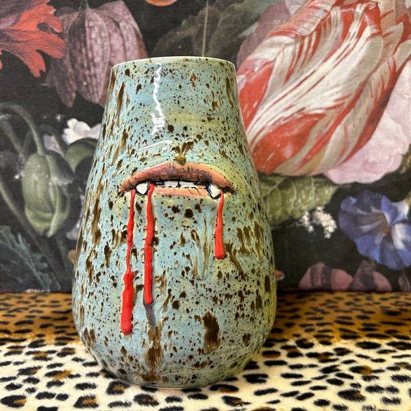 Bleeding vampire mouth vase