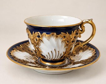 1924–1934 Meissen B-Form Cup and Saucer, Cobalt Blue and Gold Porcelain, Pfeiffer Period, C187