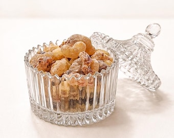 Resina de incienso omaní en frasco de vidrio – Incienso de olíbano natural para meditación, limpieza y uso ritual.