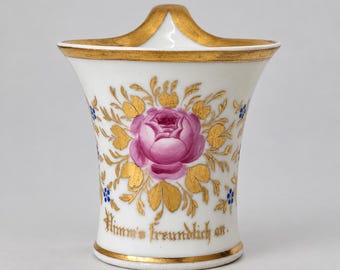 1830er Jahre KPM Berlin Freundschaftstasse, antikes handbemaltes Porzellan, vergoldete Biedermeier-Rosen-Teetasse, Nimm’s freundlich an