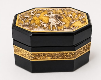 Rare Moser Hyalith Glass Box, Diana the Huntress, Gilt Decoration, Karlsbad c.1925