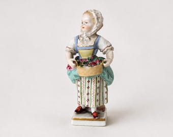 19th Century Meissen G2 Gardener Girl with Grape Basket, Model by Michel Victor Acier, Antique Porcelain Figurine