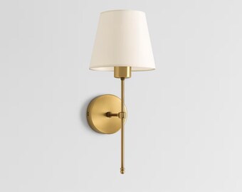 Aplique de pared moderno de latón estilo italiano: Lámpara de latón hecha a mano