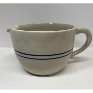 Martinez Pottery TX Mixing Bowl Large 14 Cup Spout Handle Beige Blue Stripe READ