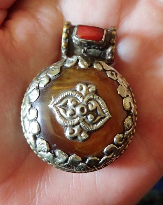 Old Amber in Tibetan Silver Pendant with red - image 4