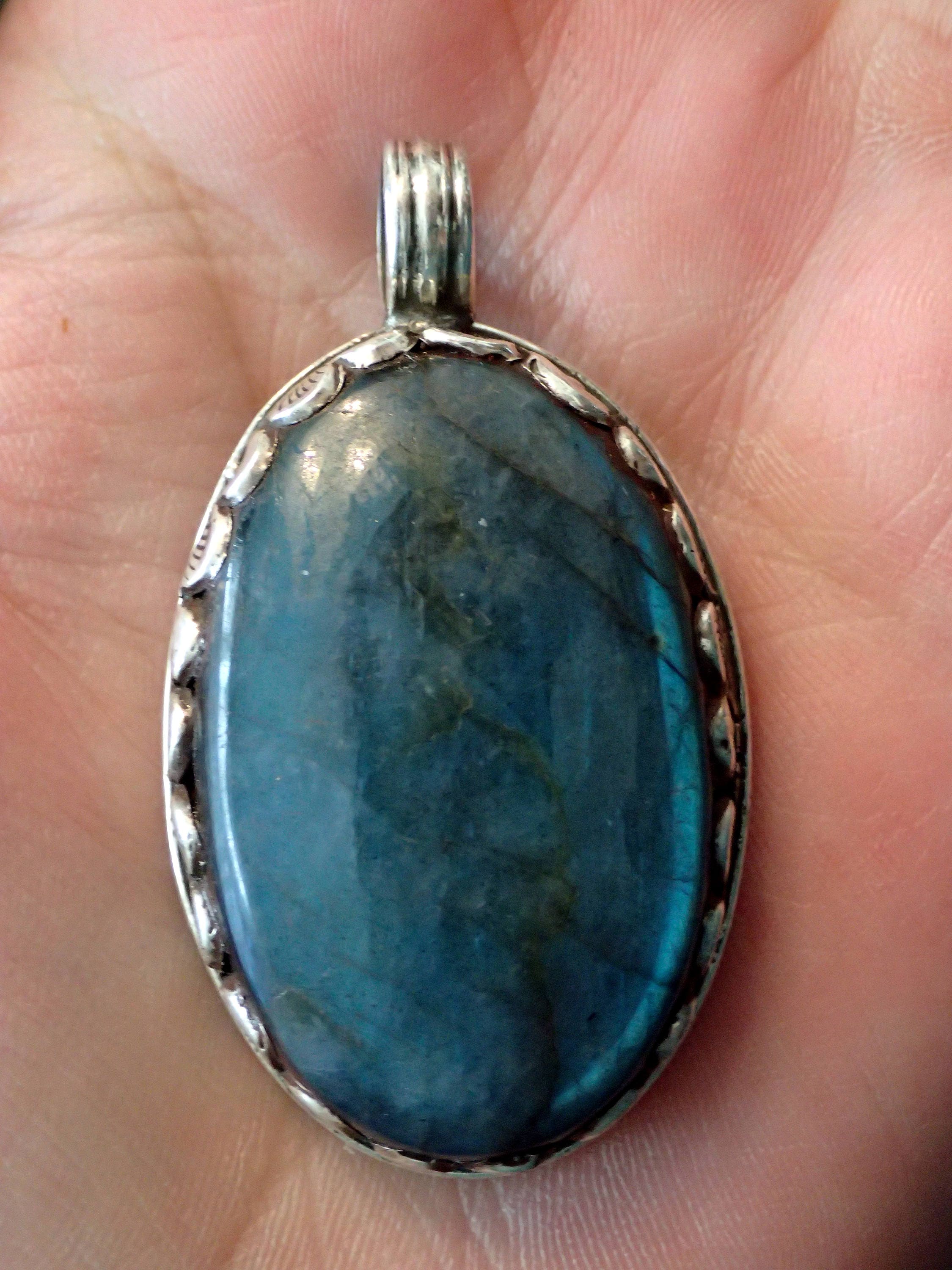 CaratYogi Oval Shape Labradorite Pendant Sterling Silver Handmade Pendant Charms Vintage Style Necklaces CaratYogi Oval Shape Labradorite Pendant Sterling Silver Handmade Pendant Charms Vintage Style Necklaces