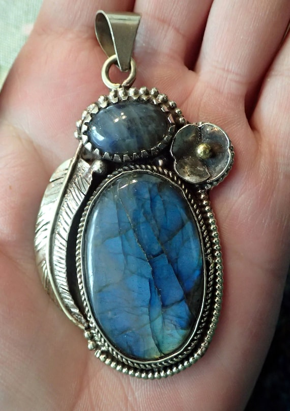 Flashy Blue Labradorite Pendant with flower and fe