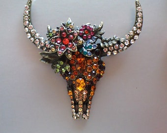 Large Longhorn steer skull Pin  costume jewelry
