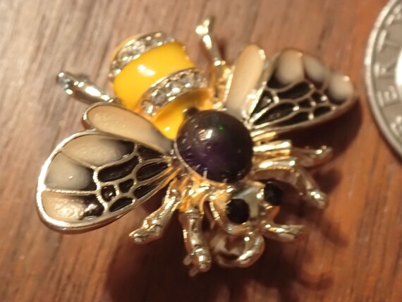 Bee costume jewelry Pin - image 3