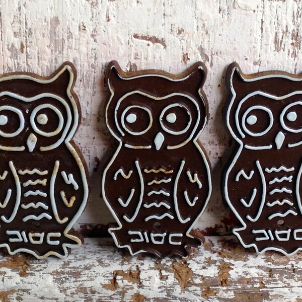 Vintage owl magnets set of three plastic frig magnets brown and white