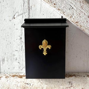 Mailbox Metal Porch Mailbox flip top lid newspaper holder Fleur Dis Lis