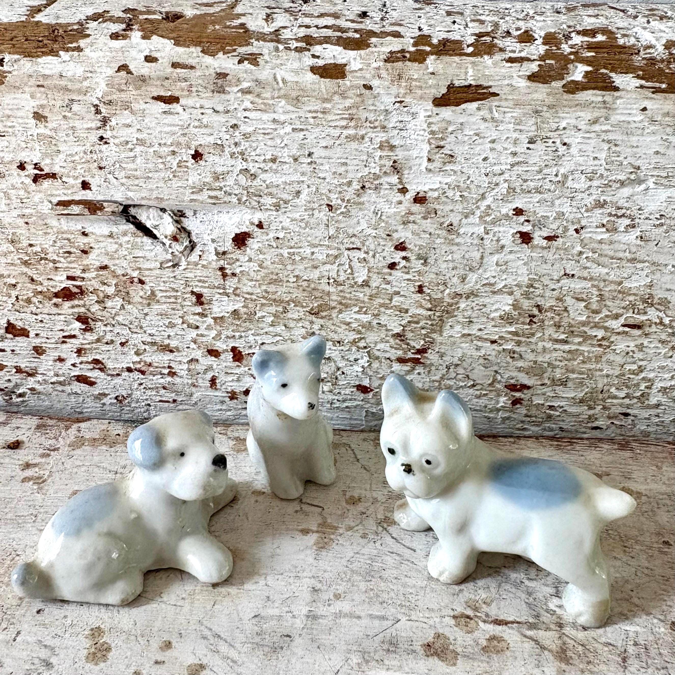 Three Dogs Statue - Etsy