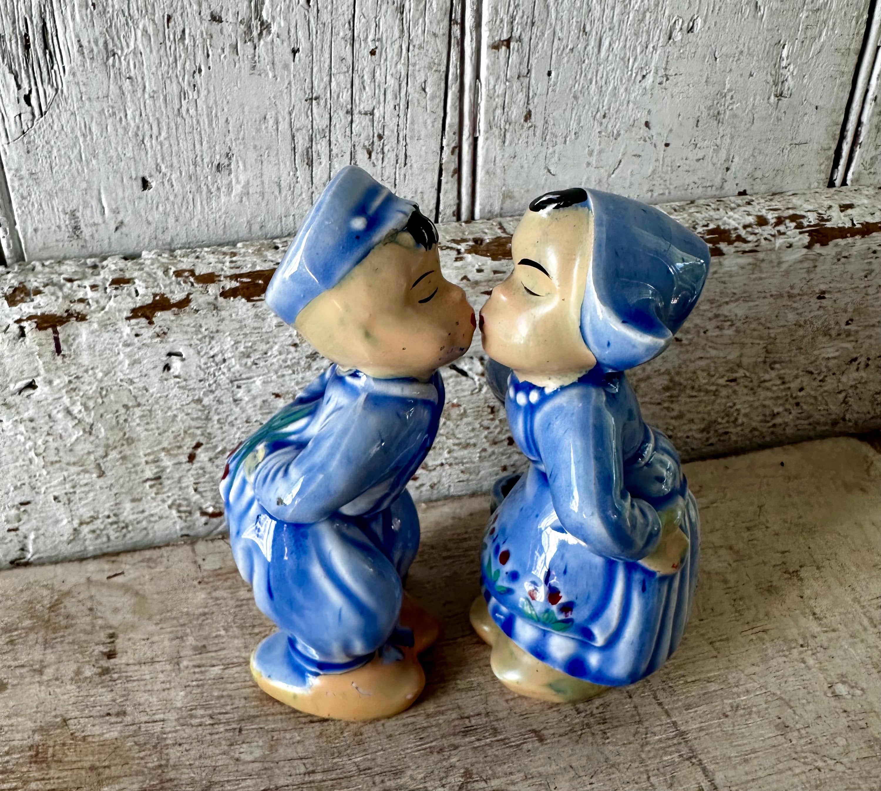 HOLLAND 陶器 カップル人形 19体 Kissing Dutch Boy and Girl Ceramic Figurines Vintage - Etsy