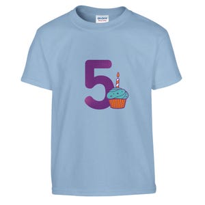 Camiseta de cumpleaños número 5 / Regalo para niños de 5 años / Camiseta para el quinto cumpleaños / Camiseta para fiesta de cupcakes Light Blue