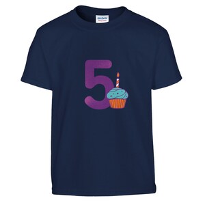 Camiseta de cumpleaños número 5 / Regalo para niños de 5 años / Camiseta para el quinto cumpleaños / Camiseta para fiesta de cupcakes Navy