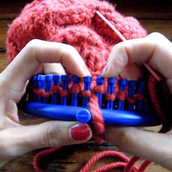 Baby Hat Knitting Loom, Circular Loom With Removable Pegs for Baby Hats,  Wristwarmers, Doll Dresses, Like Knifty Knitter 