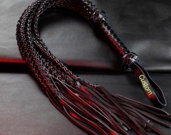 Látigo de cuero genuino Cat O Nine personalizado, látigo de cuero negro con nombre grabado, juguete BDSM con borlas tacañas, regalo fetiche a medida