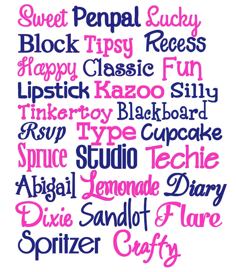 Op de afbeelding: Een kleurrijk beeld met een verscheidenheid aan woorden geschreven in een speels lettertype. De woorden zijn in roze en blauw en omvatten "Sweet", "Penpal", "Lucky", "Block", "Tipsy", "Recess", "Happy", "Classic", "Fun", "Lipstick", "Kazoo", "Silly", "Tinkertoy", "Blackboard", "Rsvp", "Type", "Cupcake", "Spruce", "Studio", "Techie", "Abigail", "Lemonade", "Diary", "Dixie", "Sandlot", "Flare", "Spritzer" en "Crafty".