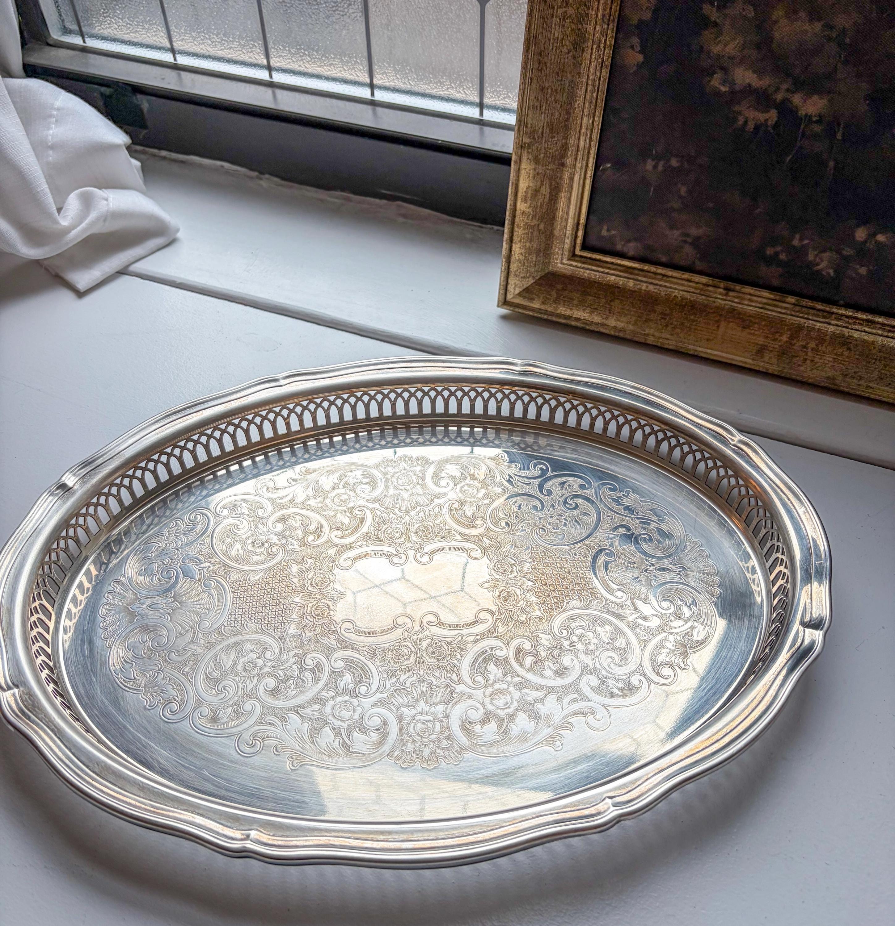 ONEIDA オネイダ シルバープレート silverplate トレイ 盆 Vintage Oneida Silver Plated Oval Tray With Pierced Gallery Rim
