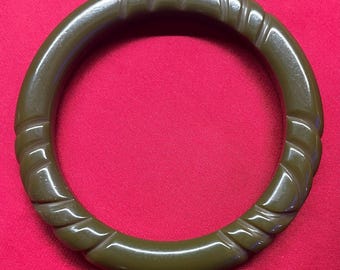 Green Bakelite Bangle Bracelet