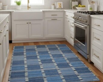 Handgewebter Flachgewebe Teppich im Kilim-Stil in Blau und Weiß