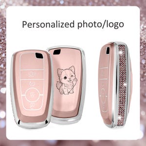 Étui de clé rose personnalisé pour femme, compatible avec les modèles Ford tels que le F-150, la Mustang, le Bronco Sport, la Fiesta et le F-250. Cadeau d'anniversaire.