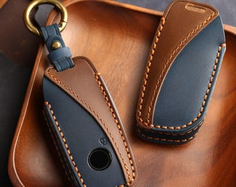 Purely hand-sewn car key bag with keychain, suitable for BMW X1 U11 X5 X4M X6 X7 U06 2 3 5 7Series IX i4 i7，customized key cover
