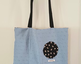 Niebieska, teksturowana torba typu tote | Torba na ramię z kwiatowym wzorem | Ręcznie wykonana bawełniana torba z kieszeniami.