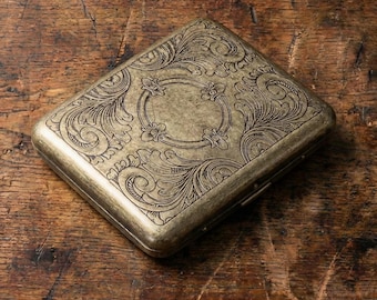 Vintage Floral Gravierte Zigarettenetui, viktorianischer Stil, verziertes Design, antik inspirierter Metallhalter mit klassischem europäischem Motiv
