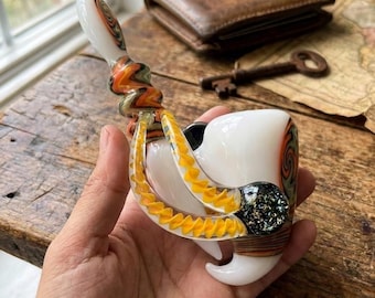 Pipa in vetro colorato - Design scolpito a mano, pezzo artistico unico
