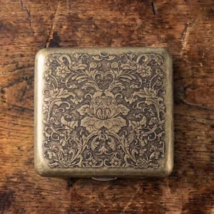 Vintage Style Ornate Metal Case – Floral Engraving, Credit Card Holder & Decorative Box