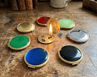 Accendino retrò in ottone a cherosene, accendino tascabile rotondo vintage, accendino a olio ricaricabile con pietra focaia, accessorio per fumatori in stile gentiluomo.