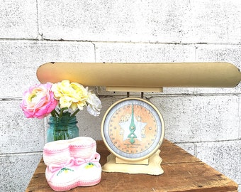 Baby SCALE | Vintage Nursery Scale | c. 1930's-1940's Painted Metal Infant Scale with Tray | Vintage Baby Photography Prop | Gender Neutral