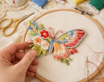 Handgemacht Schmetterling Stickerei Patch: Blumen Aufnäher, Frühling Cottagecore DIY Werkzeug