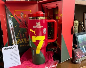 Vaso térmico Ronaldo #7 con asa y pajita – Vaso para aficionados al fútbol