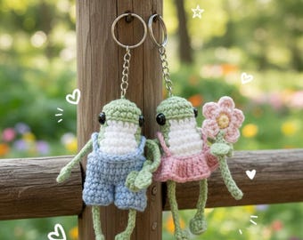 Crochet Frog Couple Keychain, Cute Amigurumi Frog, Handmade Animal Keyring, Frog Crochet, Anniversary Gift for Couples, Frog Lover Gift