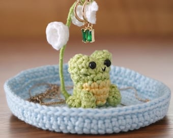 Handgemachte gehäkelte Schmuckschale, Amigurumi Ring Halter, Cottagecore Trinket Tablett, Kawaii Schmuck Tablett, ästhetische Schreibtisch Dekoration, Geschenk für sie