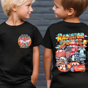 Bilar Kylarfjädrar Familjematchande T-shirts, Personligt namn Barnfödelsedagst-shirt, Blixten McQueen Vänner T-shirt bild 10