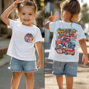 Bilar Kylarfjädrar Familjematchande T-shirts, Personligt namn Barnfödelsedagst-shirt, Blixten McQueen Vänner T-shirt bild 9