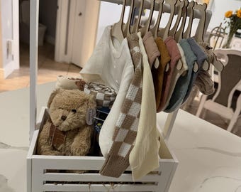 Caja organizadora para baby shower con perchas, cesta de regalo de bambú para bebé, regalo de bienvenida para recién nacidos, organizador para la habitación del bebé, regalo para futuros padres.