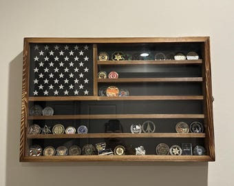 Vitrina de madera con cerradura para exhibición de monedas conmemorativas, para montaje en pared.