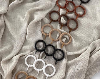 Gardinringar i massivt avenbokträ med krokar – Farmhouse Drapery Hardware
