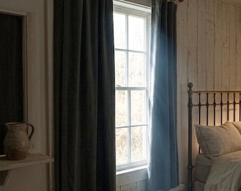 100 % mörkläggningsgardin i mocka, värmeisolerande draperi, stångficka, sovrumsgardin