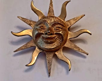 Broche antiguo en tono dorado estilo museo Alva de la década de 1980