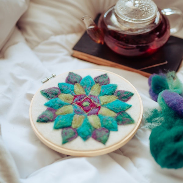 DIY Relaxing Beginner Needle Felted Mandala Succulent Art Kit - Painting with Wool Kit -