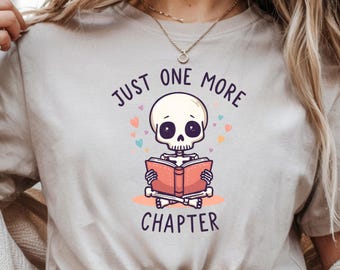 かわいいスケルトンの読書好き PNG、One More Chapter PNG、読者へのギフト、読書クラブ、ハロウィン読書シャツ、本好きの昇華プリント、Booktok PNG