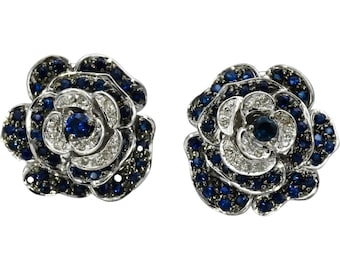 Pendientes de oro blanco de 14k con diamantes y zafiros en forma de flor, 1,50 ct.