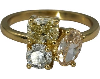14k Gelbgold vs Weiß & Hellgelb Oval und Diamant Drei-Stein-Ring 2.62ct