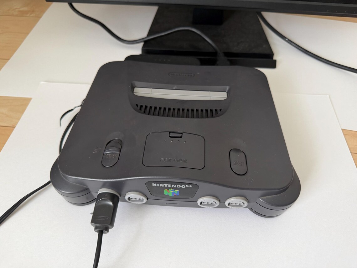Japanese Nintendo 64 Console (N64 NTSC-J) | Region Unlocked for USA (NTSC-U), foto 2 di 3